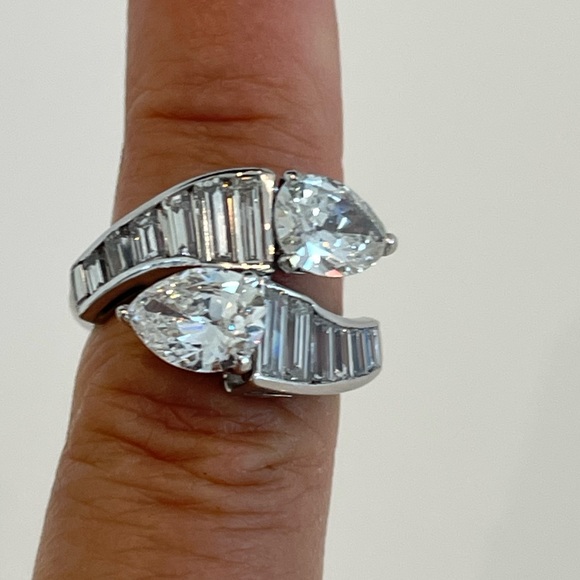 STUNNING ESTATE PLATINUM DIAMOND BI-PASS RING SIZE 8.5 - Picture 14 of 17